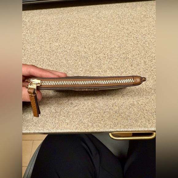 Tory Burch Wallet - Picture 3 of 12